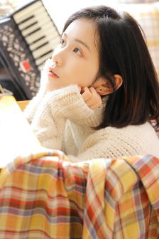 女大学生沙龙卧室